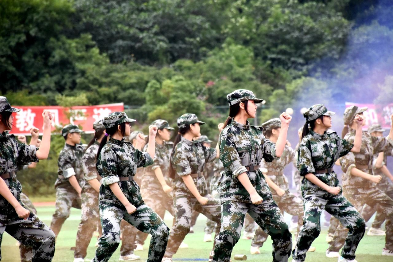 學(xué)生國防教育3.jpg